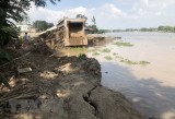 An Giang hỗ trợ các hộ dân bị ảnh hưởng do sạt lở bờ sông Châu Đốc
