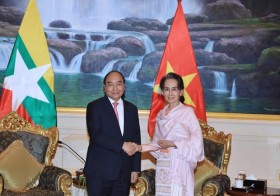 Vietnamese Prime Minister, Myanmar State Counsellor hold talks