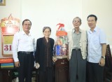 Ông Võ Văn Thưởng, Trưởng ban Tuyên giáo Trung ương thăm và chúc tết gia đình nhạc sĩ Lư Nhất Vũ và nữ sĩ Lê Giang