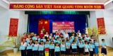 Hội Chữ thập đỏ huyện Phú Giáo: Tặng quà tết cho các đối tượng có hoàn cảnh khó khăn