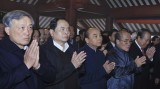 阮春福总理同党、国家领导人上香缅怀胡志明主席的伟大功劳