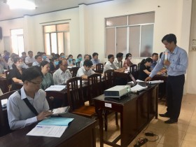 为快速反应队培训新冠肺炎防控知识