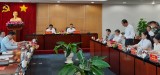 越共中央检查委员会工作团与平阳省举行工作会议