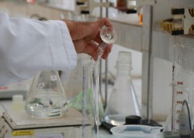 Trường Đại học Bình Dương sáng chế ra dung dịch rửa tay sát khuẩn chống lây nhiễm vi rút Corona