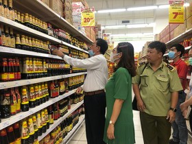 各所超市做好应对Covid-19疫情的必需品供应源