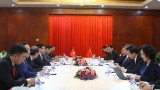 越南政府副总理兼外长范平明在老挝会见中国国务委员兼外交部长王毅和老挝外交部长沙伦赛•贡玛西