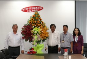 越南医师节65周年：省领导走访慰问各所医疗机构并致以祝福