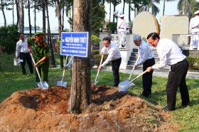 Công an TX.Bến Cát: Tổ chức lễ phát động Tết trồng cây