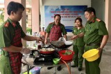 Phòng Cảnh sát PCCC&CNCH công an tỉnh: Tổ chức Hội thi “Khi người đàn ông vào bếp”