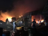 Điều tra vụ cháy lớn trong đêm khuya ở công ty sản xuất mùn cưa