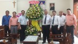 Lãnh đạo tỉnh thăm, chúc mừng Thánh lễ Giám mục Giáo phận Phú Cường