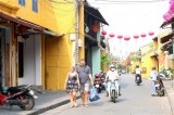 Wearing face masks compulsory for foreign tourists in Hoi An world heritage