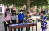 Xã Tân Định, huyện Bắc Tân Uyên: Phát khẩu trang miễn phí phòng chống dịch Covid-19