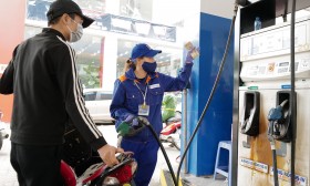Giá xăng, dầu tiếp tục giảm