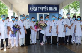 Bệnh nhân cuối cùng điều trị tại Bệnh viện tỉnh Ninh Bình đã khỏi bệnh