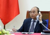 PM Nguyen Xuan Phuc holds phone talks with Japanese counterpart