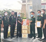 Ban Chỉ huy Quân sự TX.Bến Cát: Trao quà, thiết bị, vật chất y tế cho Chi khu quân sự huyện Koh Thom, tỉnh Kandal, Campuchia