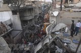Vụ rơi máy bay ở Pakistan: 97 người thiệt mạng, 2 người sống sót