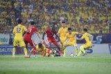 外媒高度评价越南足球甲级联赛重启 球迷坐满球场