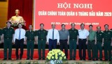 阮春福总理出席2020年上半年全军军政会议