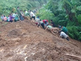 天灾来袭 越南多地方受损严重