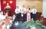 Binh Duong Provincial Party Committee hands decisions on appointing cadres and officers