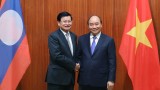 越南政府总理阮春福与老挝政府总理通伦·西苏里举行会谈