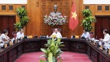 越南政府总理阮春福主持召开政府常务会议