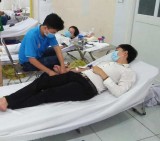 Nhiều cán bộ, nhân viên Bệnh viện Vạn Phúc tham gia hiến máu