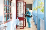 Cảnh giác với “chiêu” giả nhân viên y tế thu phí phun thuốc chống dịch bệnh