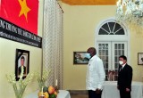 Vietnamese diplomatic corps abroad hold services for late Party chief