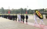 Các lãnh đạo Đảng, Nhà nước đặt vòng hoa, vào lăng viếng Bác Hồ