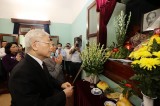 Top leader pays respect to late President Ho Chi Minh