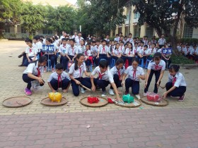 Tiếp sức đến trường cho học sinh khó khăn