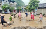 越南多地遭受雷暴雨袭击 造成重大财产损失