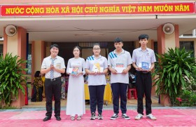 社区英语俱乐部展开职业定向活动