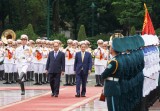 Thủ tướng Nguyễn Xuân Phúc chủ trì lễ đón chính thức Thủ tướng Nhật Bản