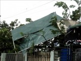 Hơn 300 ngôi nhà ở Quảng Ngãi bị tốc mái