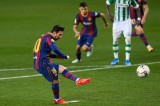 Messi ghi cú đúp dù đá dự bị