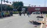 Chạy xe máy không chấp hành đèn tín hiệu, khiến 3 người chết