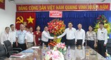 越南教师节：省人民委员会领导向省教育培训厅致以祝贺