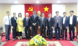 平阳省人民委员会领导会见印度驻胡志明市总领事