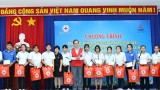 Hội Chữ thập đỏ tỉnh: Trao học bổng cho học sinh, sinh viên vượt khó học tốt