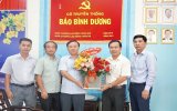 Binh Duong provincial Party Committee’s Board of Propaganda and Education on congratulation visit to Binh Duong Newspaper on its 44th anniversary