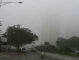 Không khí Hà Nội ô nhiễm nặng, người dân nên hạn chế ra ngoài