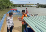 Phát hiện “cát tặc” bơm hút cát trái phép sát khu vực thi công bờ kè sông Đồng Nai