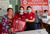 Hội Chữ thập đỏ phường Đông Hòa, TP.Dĩ An: Khám bệnh, tặng quà cho 100 người nghèo