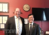 越南驻美大使与美国众议员泰德·游贺通电话