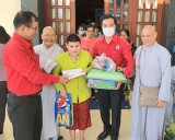 Hội Chữ thập đỏ tỉnh Bình Dương: Trao tặng 568 phần quà tết cho các đối tượng khó khăn