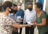 Hội Cựu chiến binh phường Phú Thọ, Tp.Thủ Dầu Một: Vận động các nhà tài trợ tặng quà cho đối tượng chính sách, gia đình khó khăn